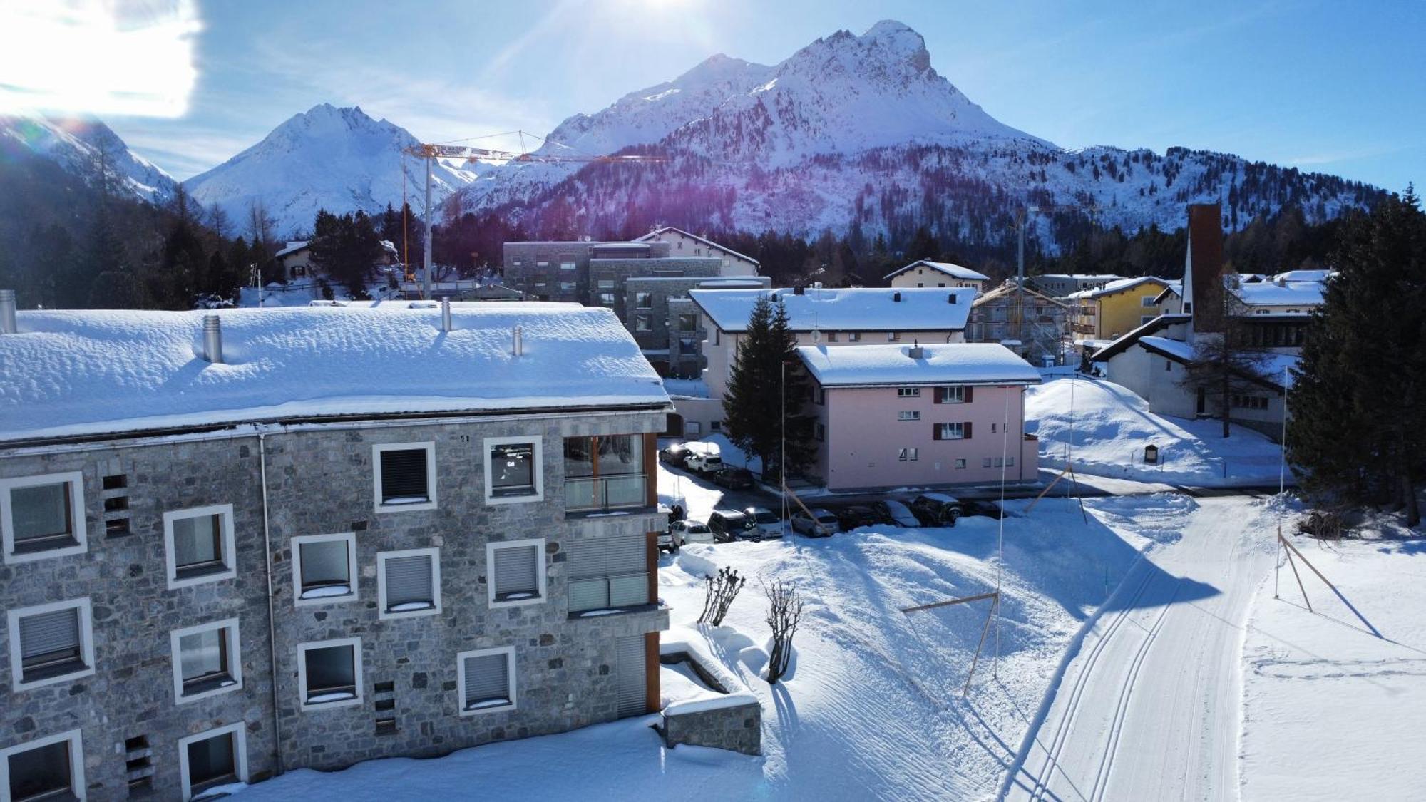 Chesa La Montanella - Ferienwohnung, Maloja Εξωτερικό φωτογραφία